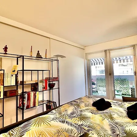 2 Pieces Avec Balcon - Parking - Proche Versailles * Le Chesnay (Yvelines)